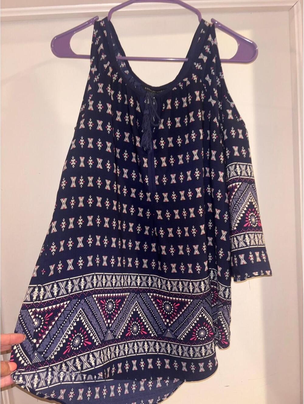 Signature Studio Boho Cold Shoulder Bell Sleeve Top Medium